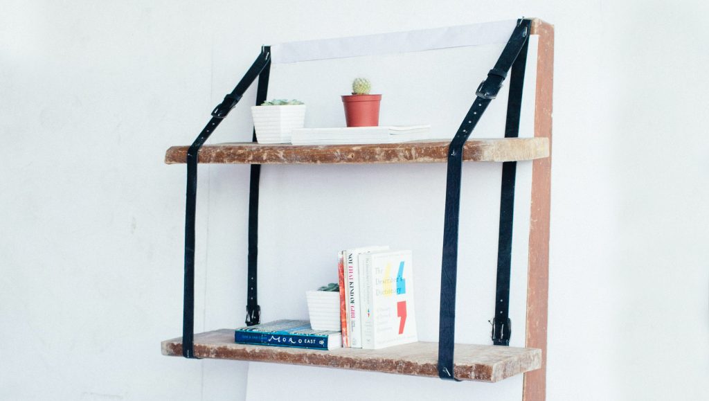 How to make your own shelves using leather and wood NOLISOLI