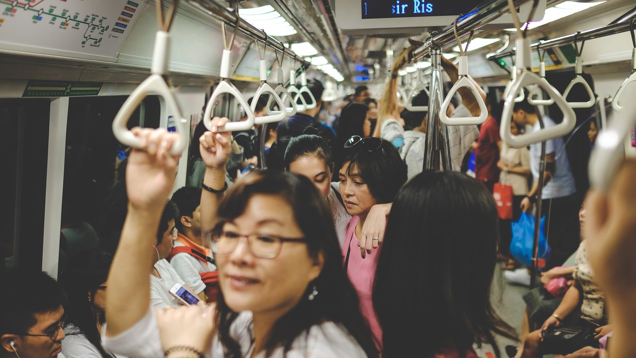 nolisoliph commuters subway