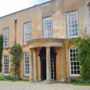 nolisoliph luckington court england