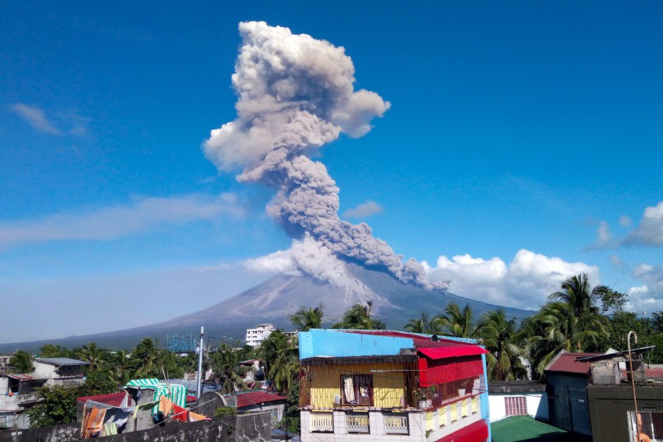 Look Mayons Lava And Ash Explosion Caught On Multiple Cameras Nolisoli