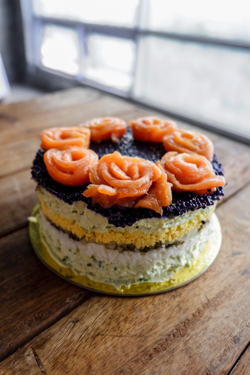 nolisoli eats saumon caviar cake