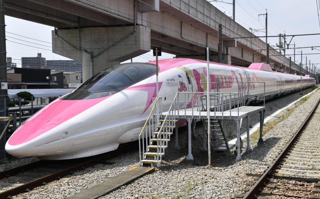 hello kitty bullet train kyodo news