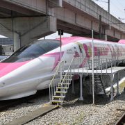 hello kitty bullet train kyodo news