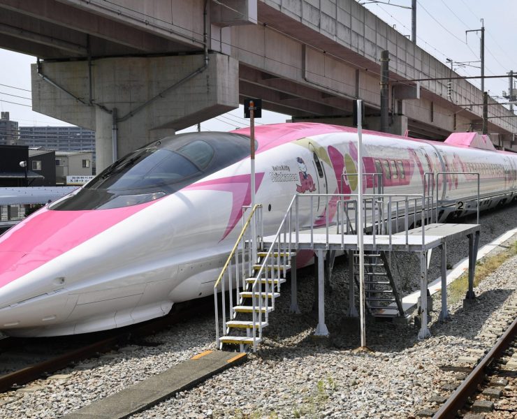 hello kitty bullet train kyodo news