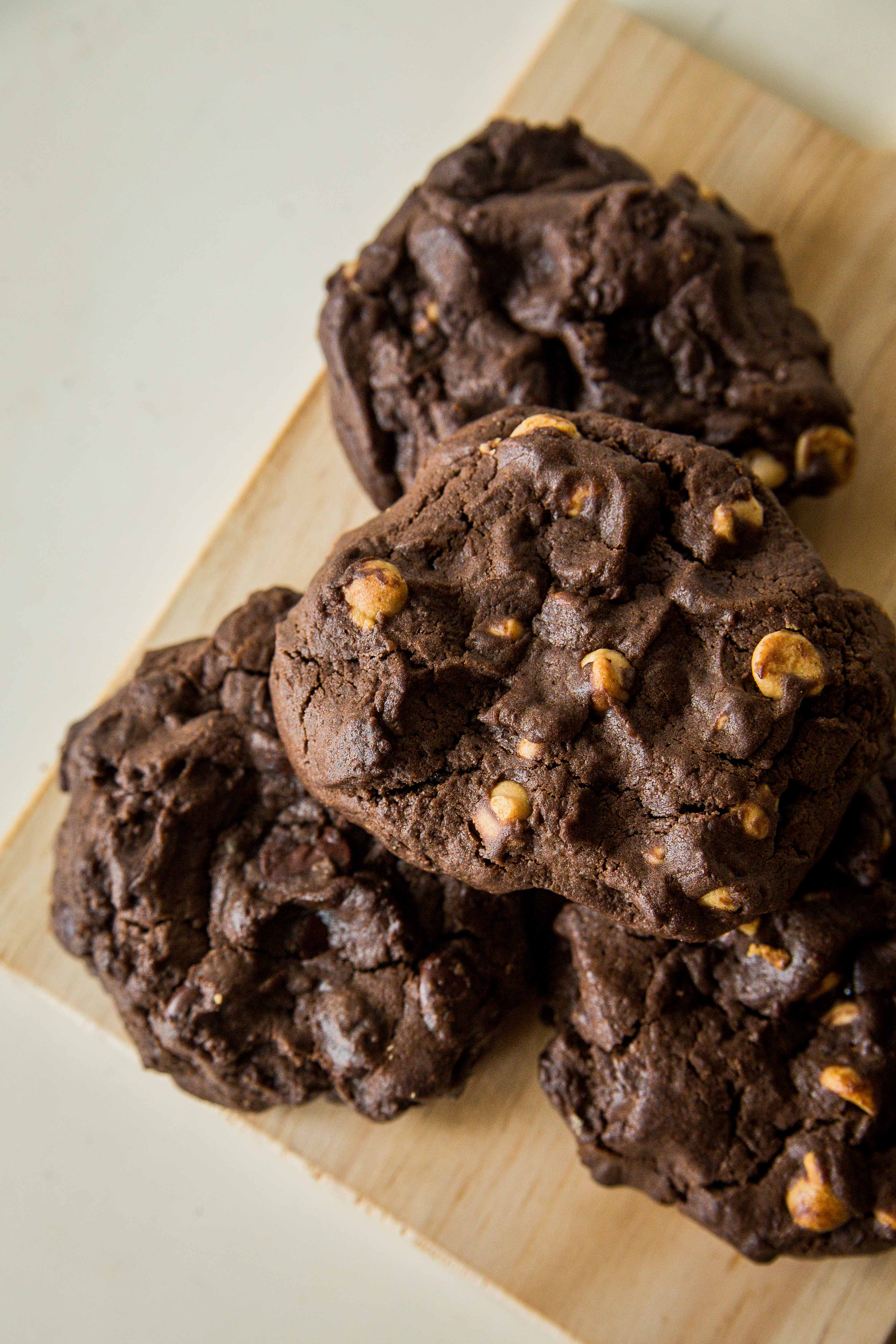 nolisoli eats the flour girl cookies