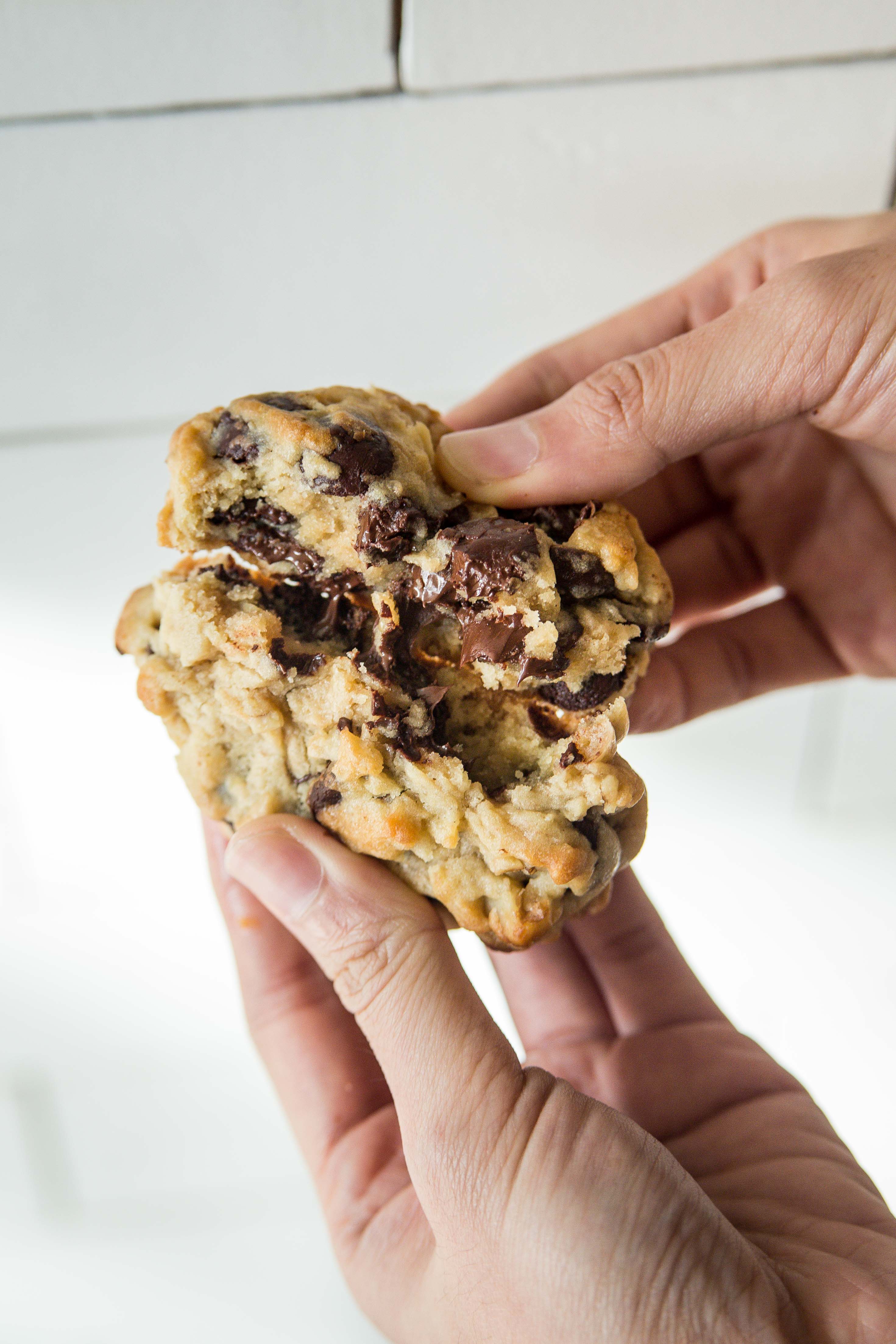 nolisoli eats the flour girl cookies