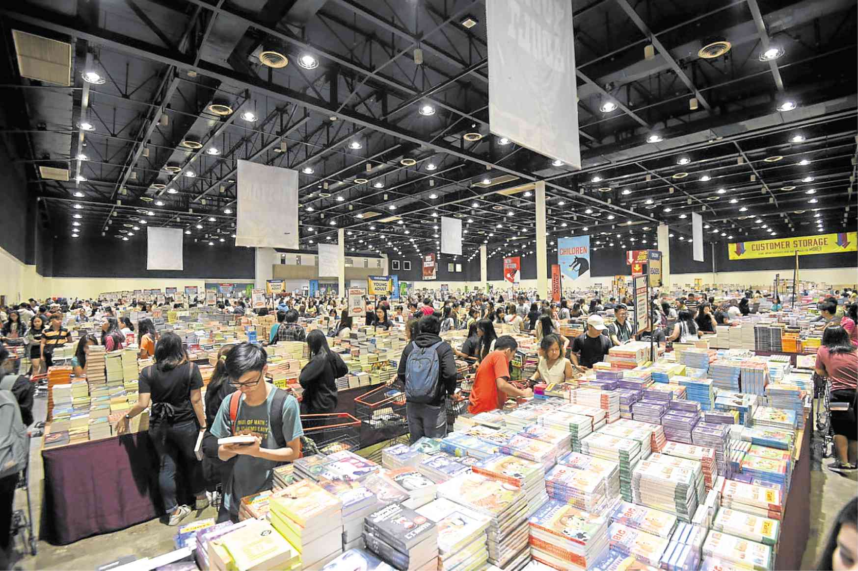 Up To 90 Percent Discounts At This Year S Big Bad Wolf Book Sale Nolisoli