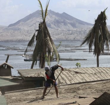 taal volcano taal eruption