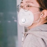 face mask with valve