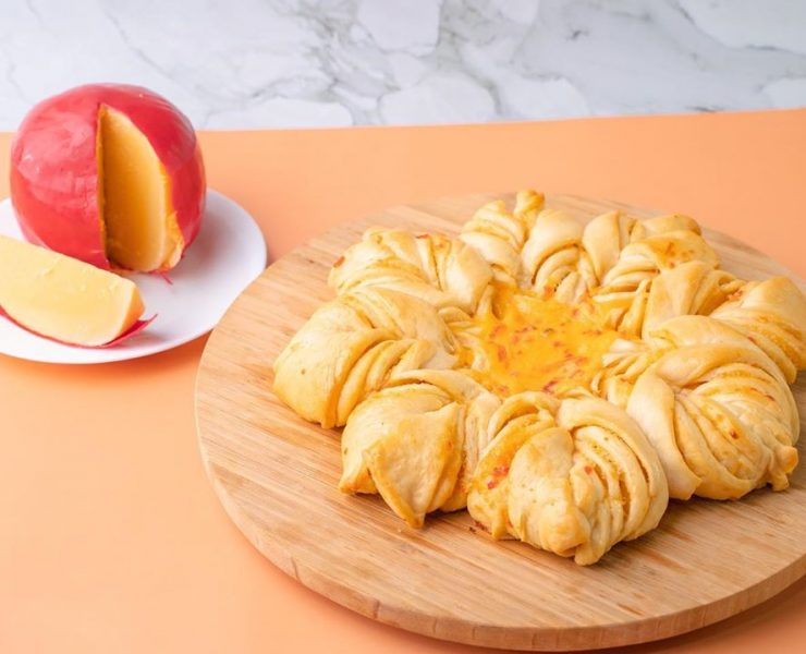 quezo de bola flower bread