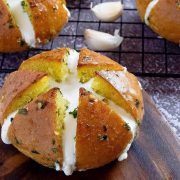 korean cream cheese garlic bread
