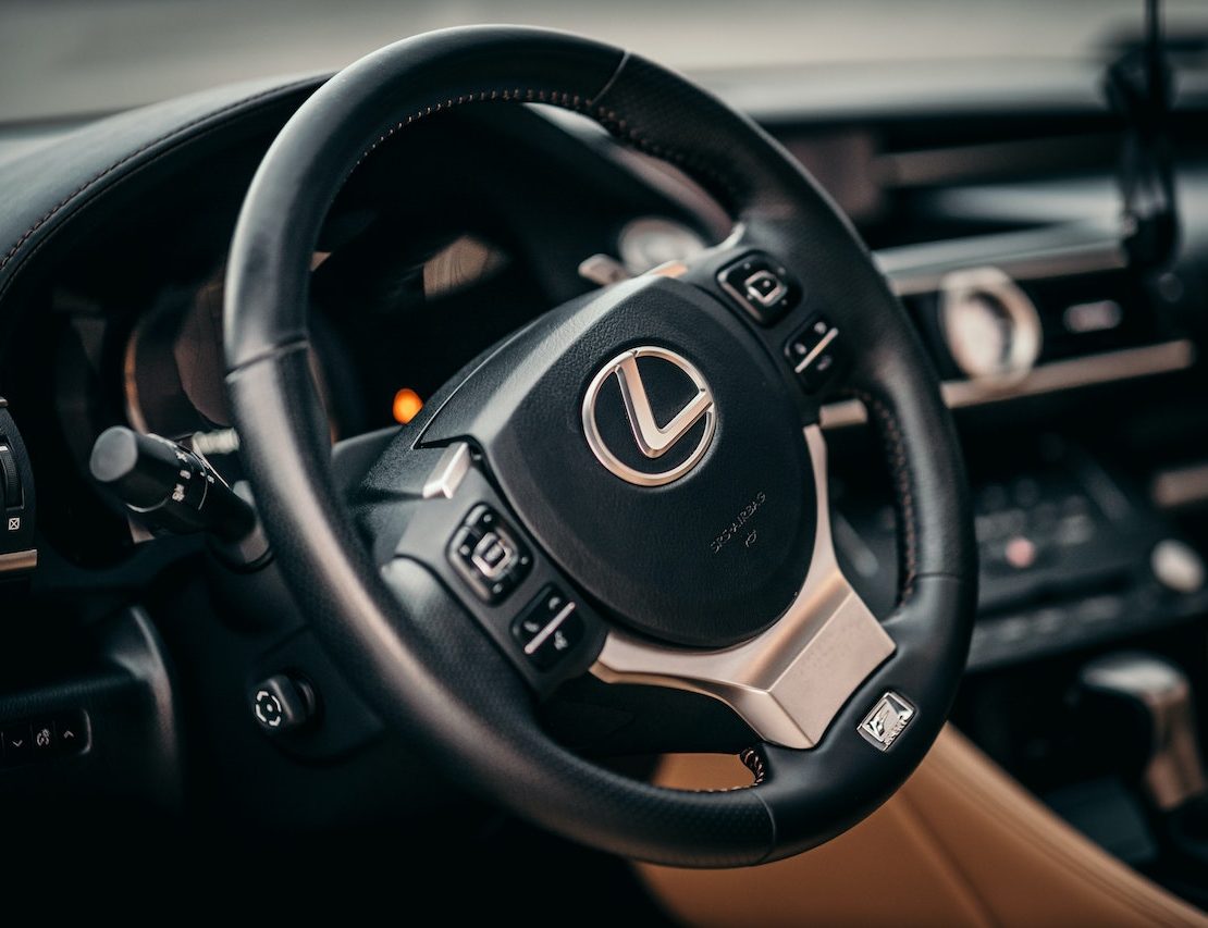 Lexus PR header nolisoliph