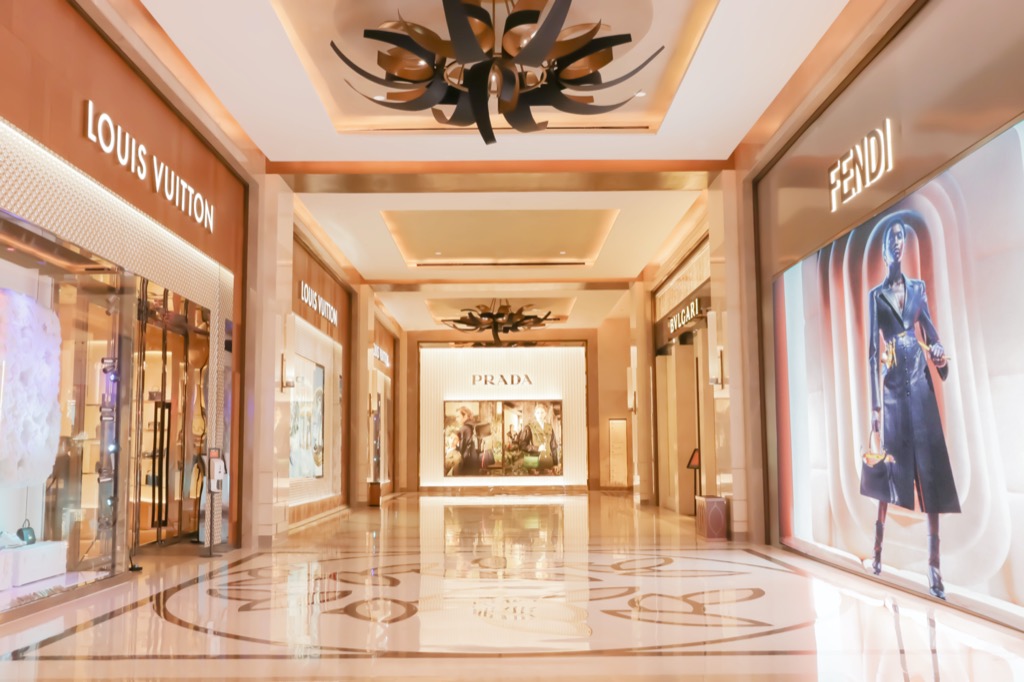 LUXURY SHOPPING: FENDI AT SOLAIRE