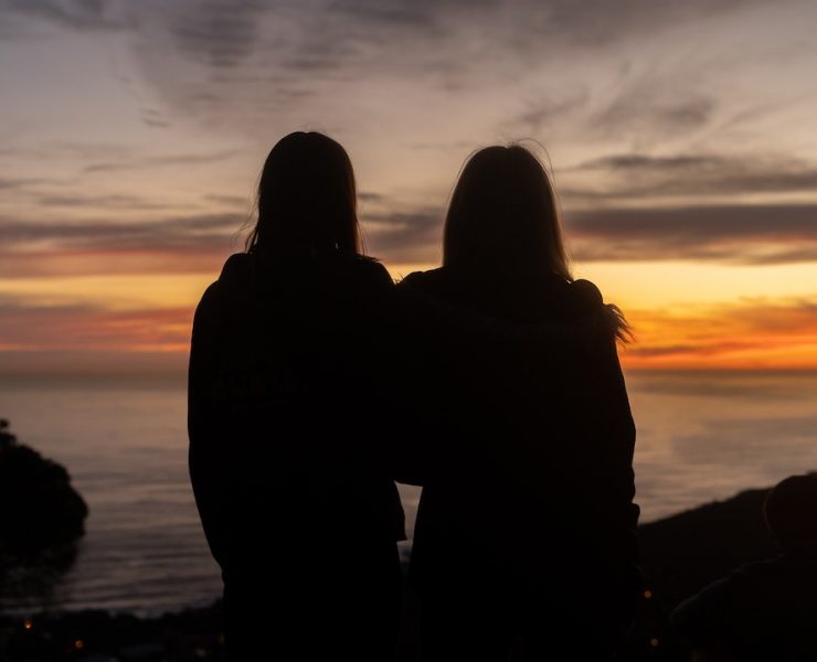 Low-maintenance friendships header unsplash nolisoliph