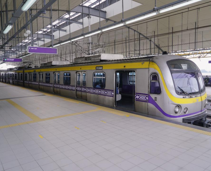 train at a train station philippines