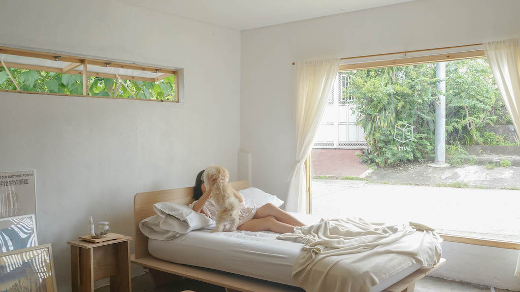 bed minimalist Japanese inspired interiors
