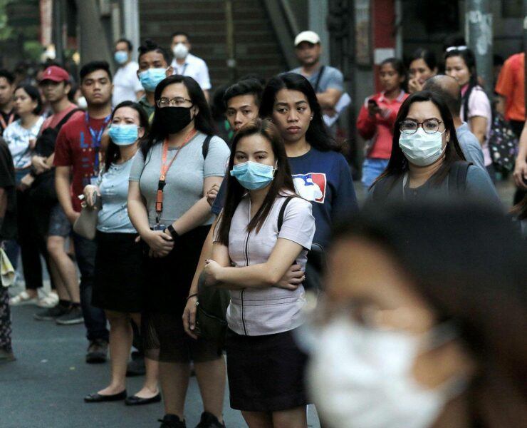 Commuters wear face masks as they wait for their rides along Taft Avenue in Manila amid the threat of the novel coronavirus, a day after the Philippines confirmed its first case of the virus on Thursday, January 30. #CoronavirusPH 📸Richard A. Reyes/PDI